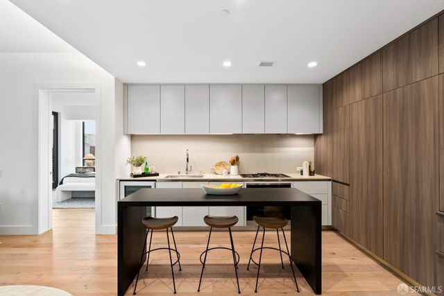 1 Bristol Court 521, San Francisco, CA 94130