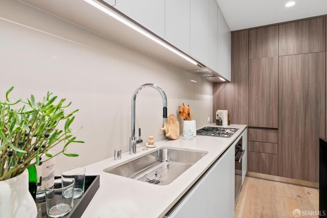 1 Bristol Court 521, San Francisco, CA 94130