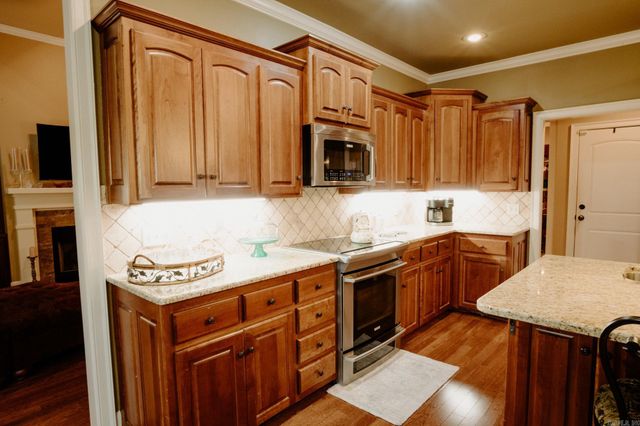 519 Scarlet Oaks Cove, Benton, AR 72019