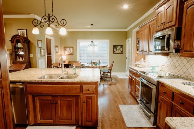 519 Scarlet Oaks Cove, Benton, AR 72019