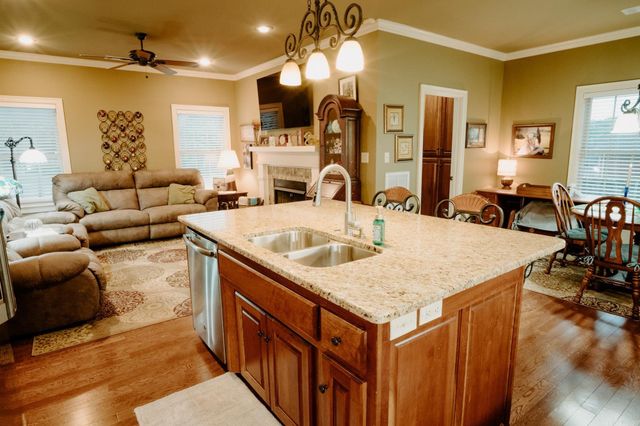 519 Scarlet Oaks Cove, Benton, AR 72019