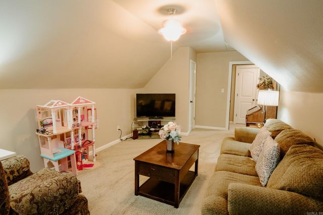 519 Scarlet Oaks Cove, Benton, AR 72019