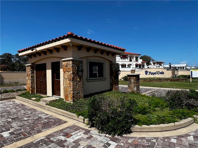 18 Royal Oaks Circ, Fulton, TX 78358