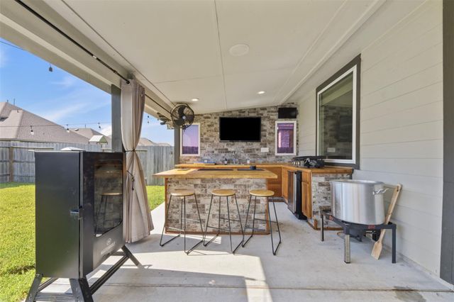 15615 Beltie Drive, Humble, TX 77346