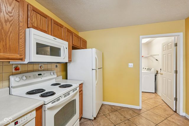 7347 Chapel Villas Lane UNIT B, Indianapolis, IN 46214