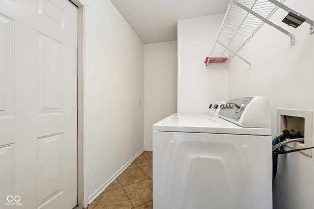 7347 Chapel Villas Lane UNIT B, Indianapolis, IN 46214