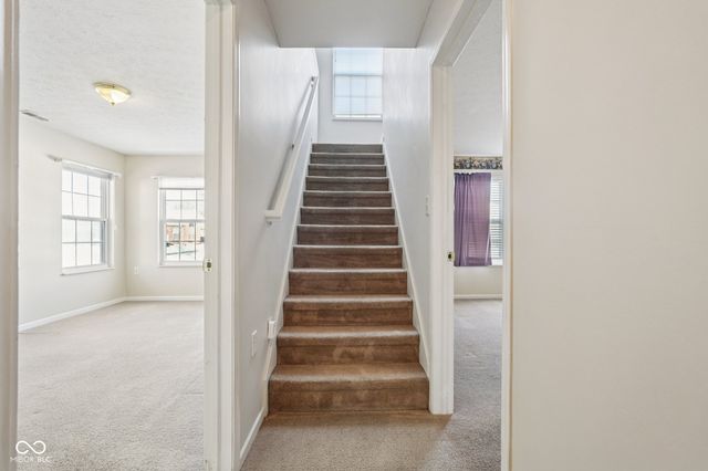 7347 Chapel Villas Lane UNIT B, Indianapolis, IN 46214