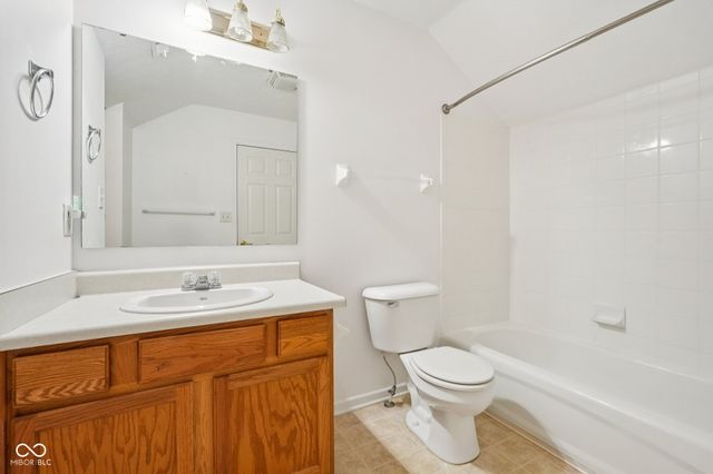 7347 Chapel Villas Lane UNIT B, Indianapolis, IN 46214