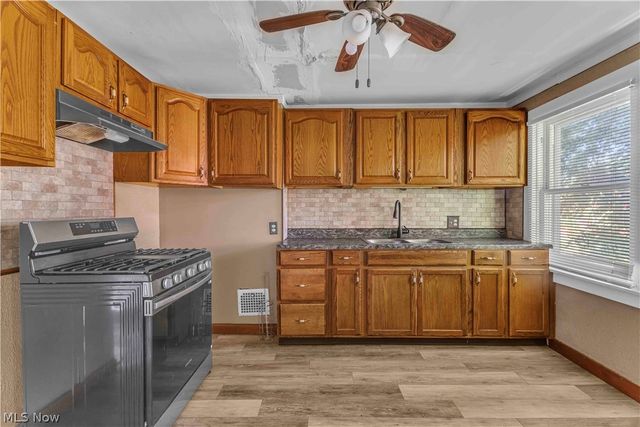 422 5th Street, Struthers, OH 44471