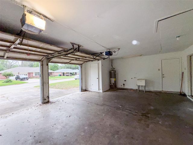 1307 Dwinnell Street, Baytown, TX 77520