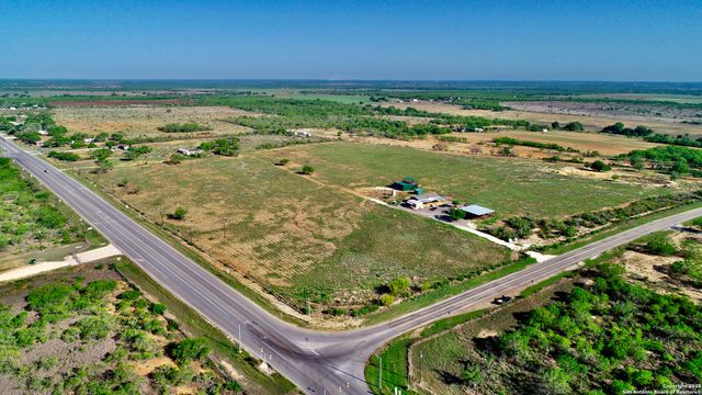 6286 fm 2146, Jourdanton, TX 78026