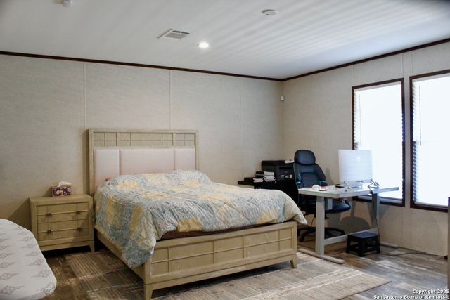 6286 fm 2146, Jourdanton, TX 78026