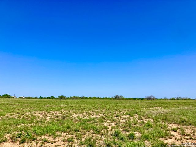 6286 fm 2146, Jourdanton, TX 78026