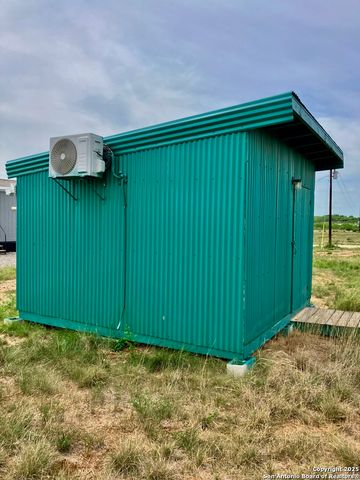 6286 fm 2146, Jourdanton, TX 78026