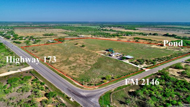 6286 fm 2146, Jourdanton, TX 78026
