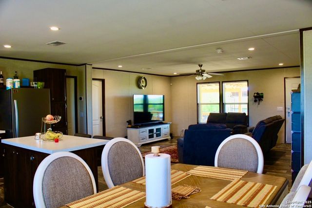 6286 fm 2146, Jourdanton, TX 78026