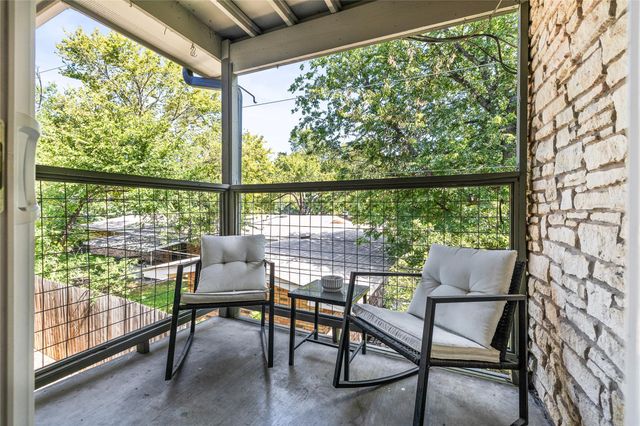 2303 East Side DR 210, Austin, TX 78704