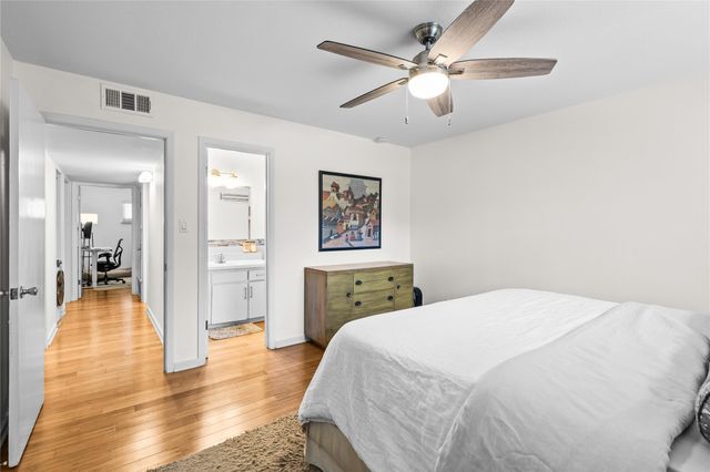 2303 East Side DR 210, Austin, TX 78704