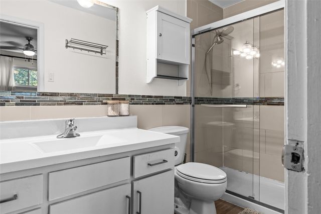 2303 East Side DR 210, Austin, TX 78704