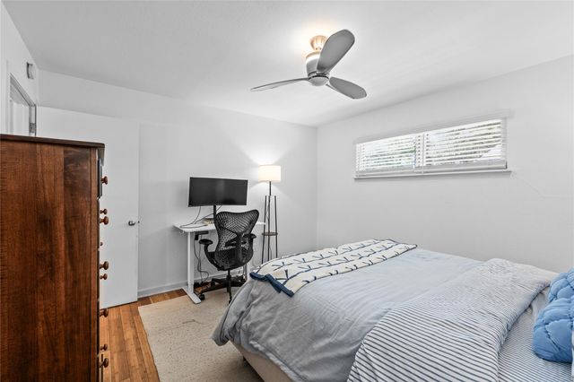2303 East Side DR 210, Austin, TX 78704
