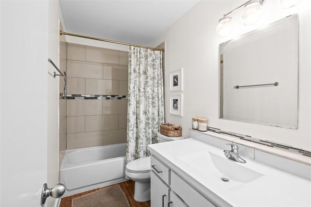 2303 East Side DR 210, Austin, TX 78704