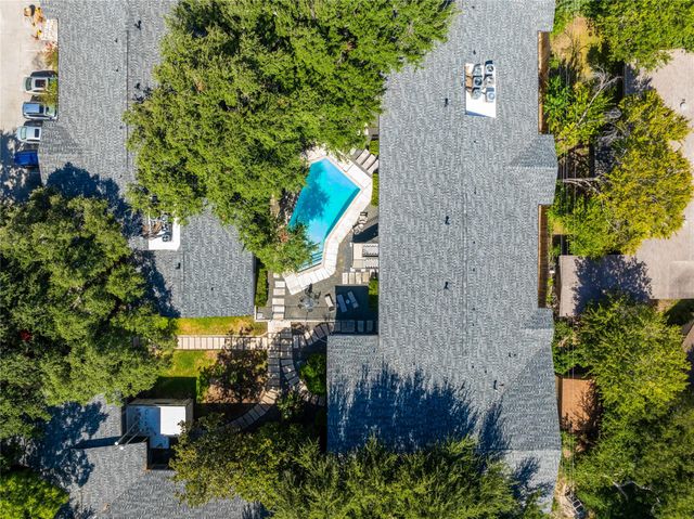 2303 East Side DR 210, Austin, TX 78704
