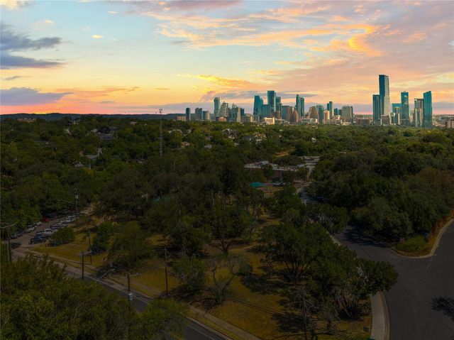 2303 East Side DR 210, Austin, TX 78704