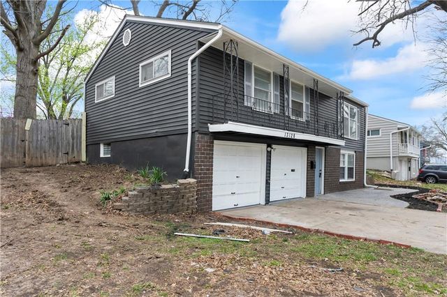 13128 Ashland Avenue, Grandview, MO 64030