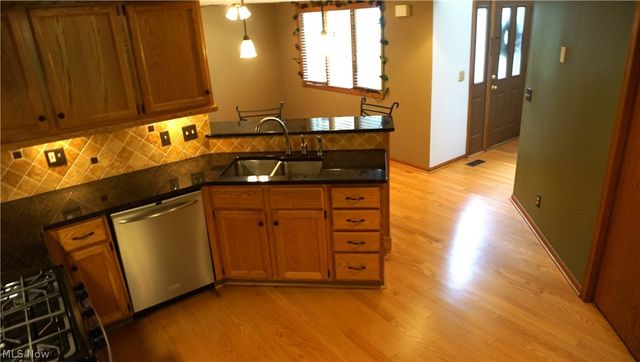 16801 Orchard Grove Drive, Middleburg Heights, OH 44130
