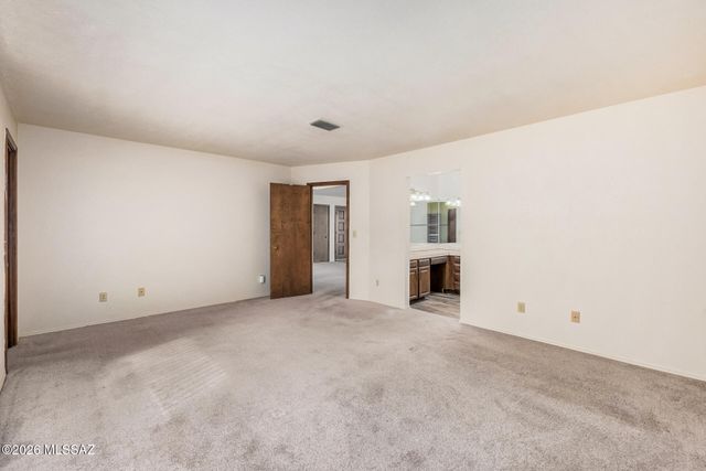 7853 N Calle De La Aldea, Tucson, AZ 85704