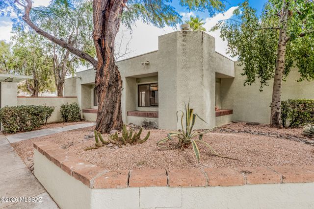 7853 N Calle De La Aldea, Tucson, AZ 85704