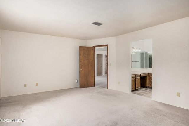 7853 N Calle De La Aldea, Tucson, AZ 85704