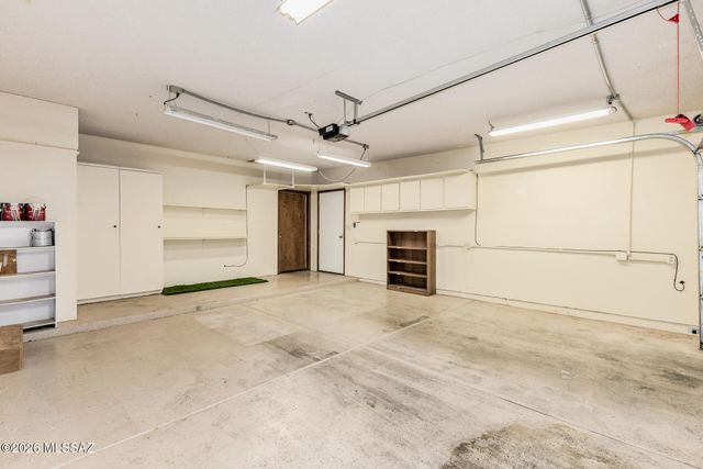 7853 N Calle De La Aldea, Tucson, AZ 85704