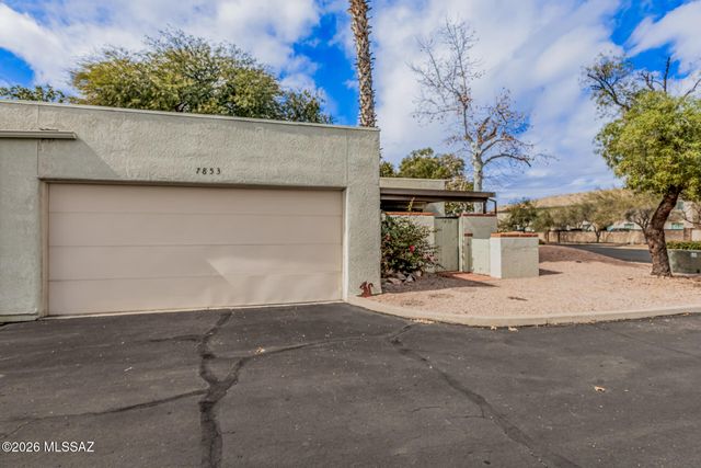 7853 N Calle De La Aldea, Tucson, AZ 85704