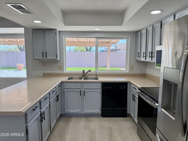 16801 N 45TH Place, Phoenix, AZ 85032