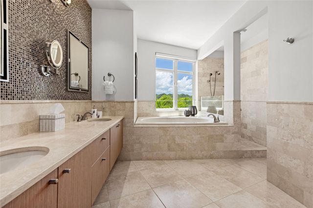 500 PLANTATION DRIVE 3-202, Dorado, PR 00646