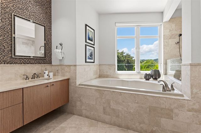 500 PLANTATION DRIVE 3-202, Dorado, PR 00646