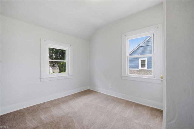8 Cotton PL, Portsmouth, VA 23702