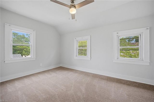 8 Cotton PL, Portsmouth, VA 23702