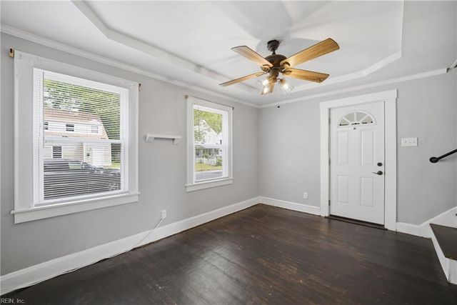 8 Cotton PL, Portsmouth, VA 23702