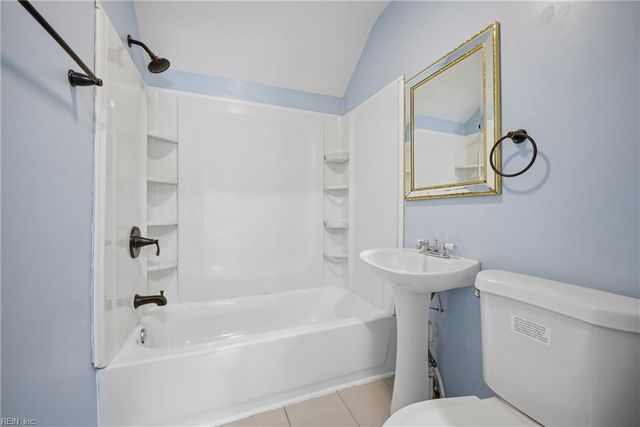 8 Cotton PL, Portsmouth, VA 23702