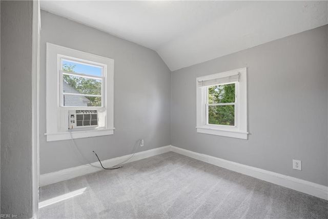 8 Cotton PL, Portsmouth, VA 23702