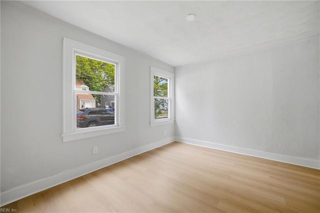 8 Cotton PL, Portsmouth, VA 23702