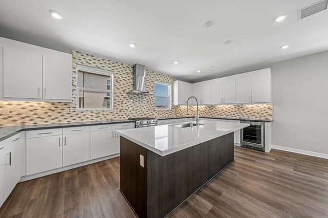 2602 Avella Dr., San Diego, CA 92108