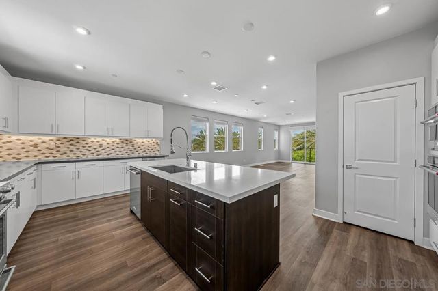 2602 Avella Dr., San Diego, CA 92108