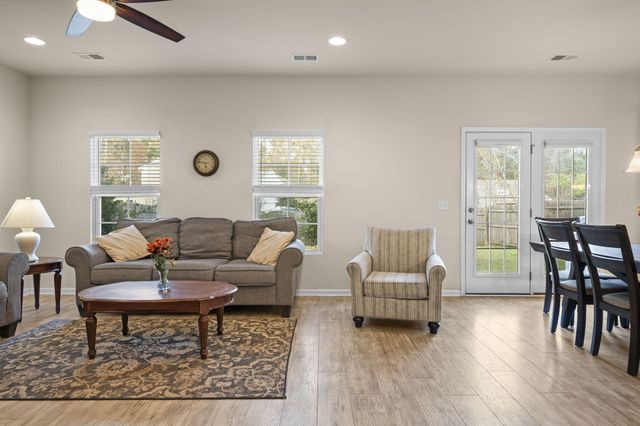 207 Pavilion Street, Summerville, SC 29483