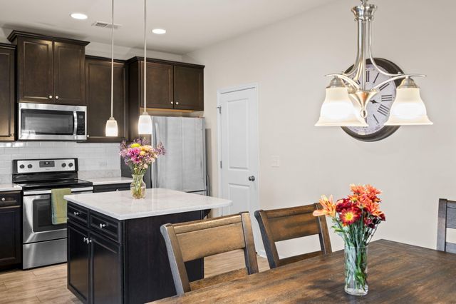 207 Pavilion Street, Summerville, SC 29483