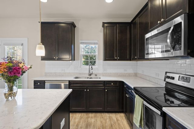 207 Pavilion Street, Summerville, SC 29483