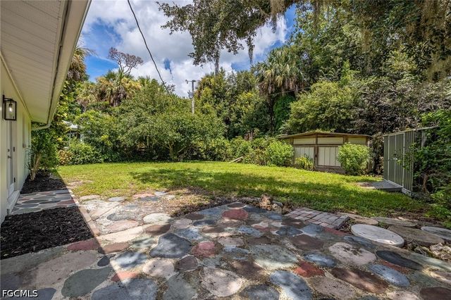 2018 Flamingo DR, North Fort Myers, FL 33917