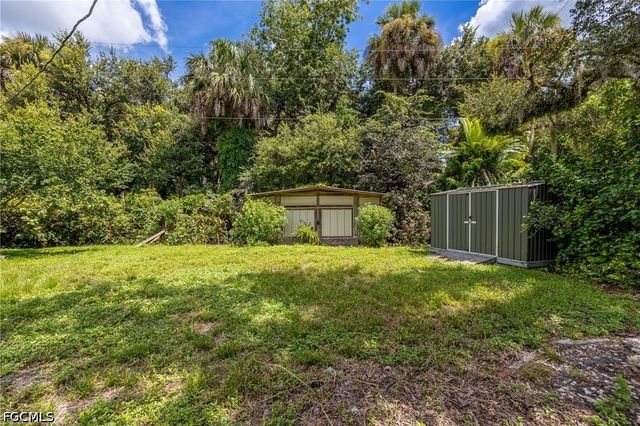 2018 Flamingo DR, North Fort Myers, FL 33917